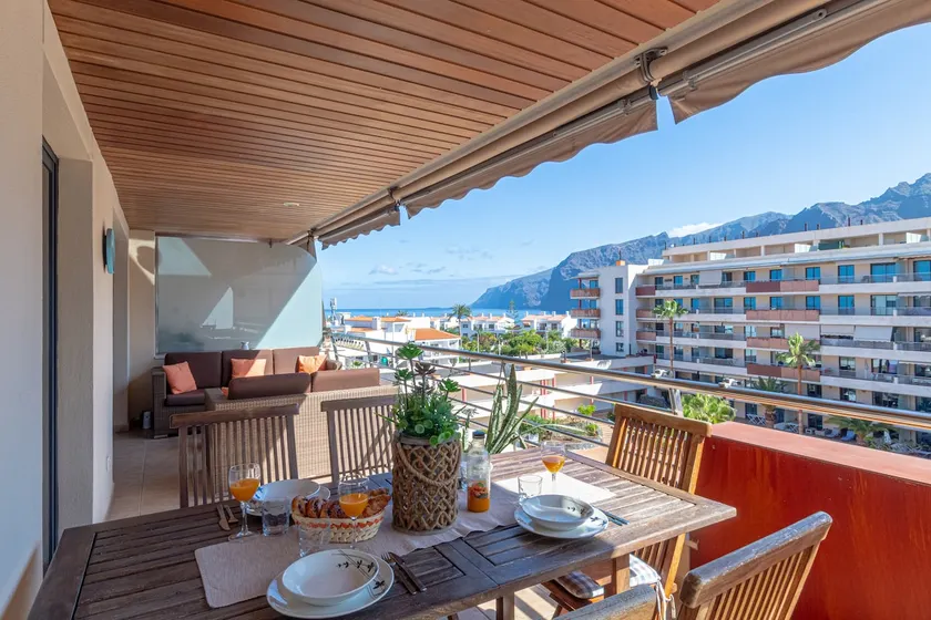 Top Floor Ocean View Apt by Dream Homes Tenerife - Image 1