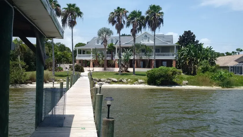 Villa Melbourne inter-coastal, heated Pool, 2 floors 8BR, 12 beds and 6000 sq ft - Image 1
