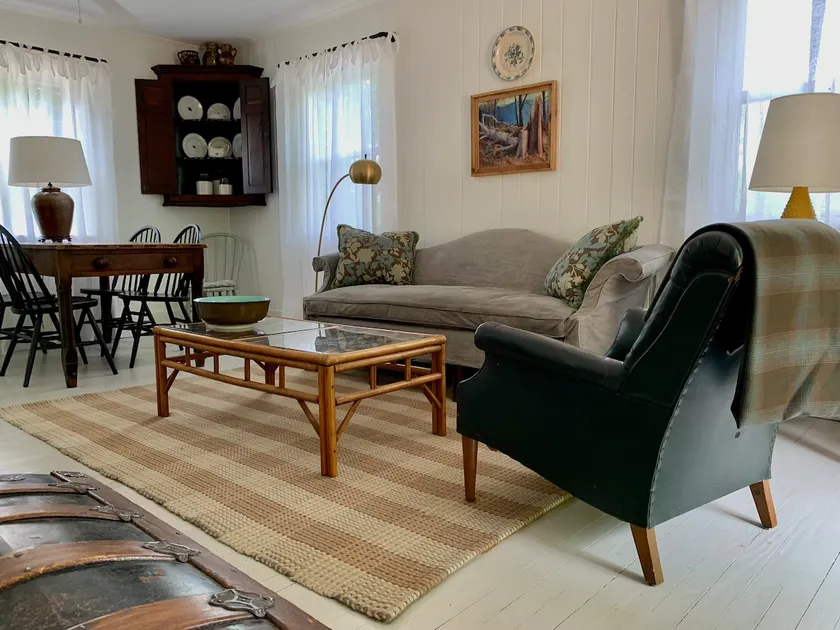 Corner Cottage - Image 1