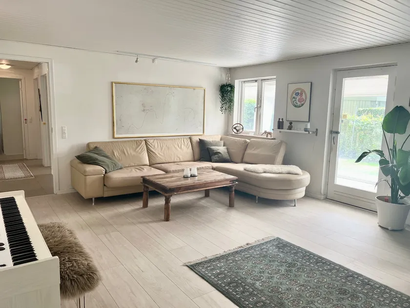 Beautiful home, close to the beach, shopping and Copenhagen. - Image 1