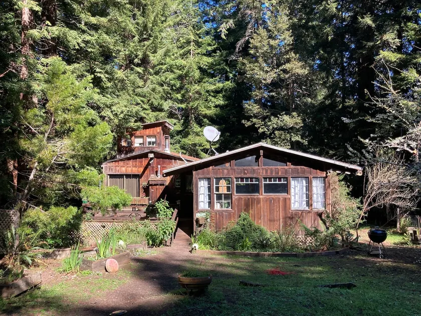 Craftsman Cabin in Redwood Retreat Setting - Image 1