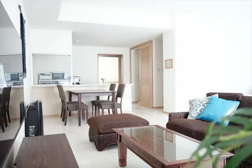 Open and clean villa-style condominium/WiFi/about 5 minutes on foot to American Village/up to 5 people - Image 1