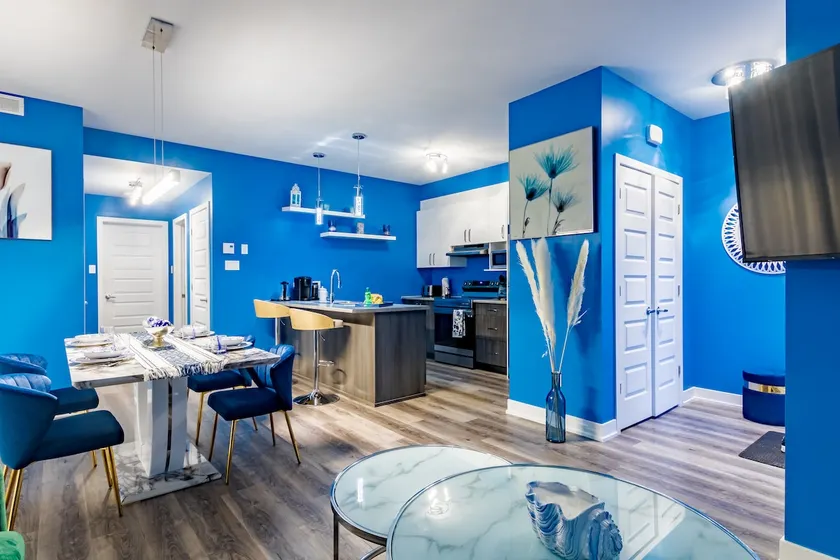 Unique Blue Themed Airbnb with free parking - Image 1