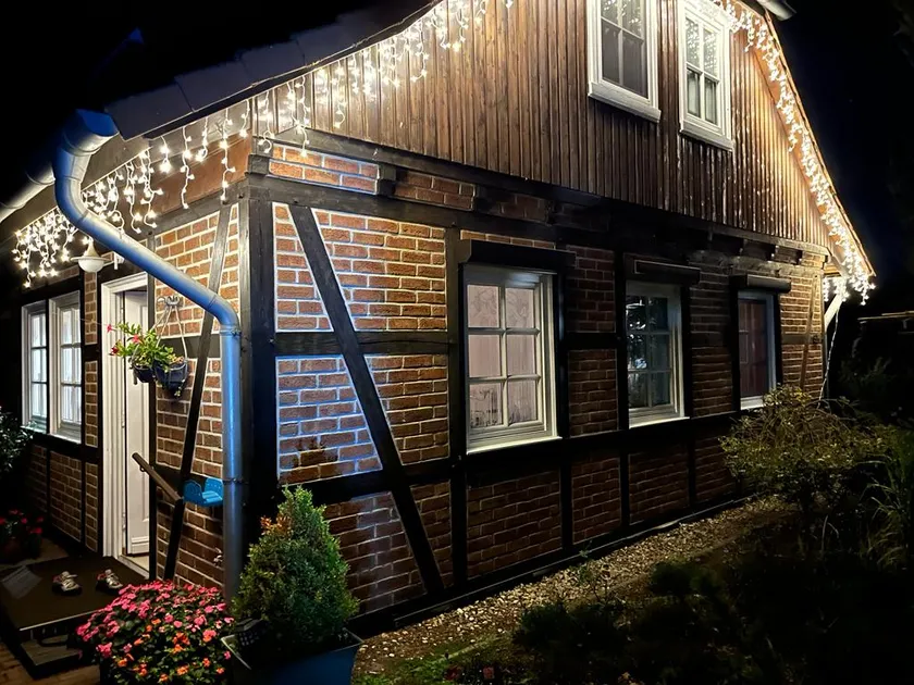 Vacation home in direct lake proximity, fireplace, garden - Image 1