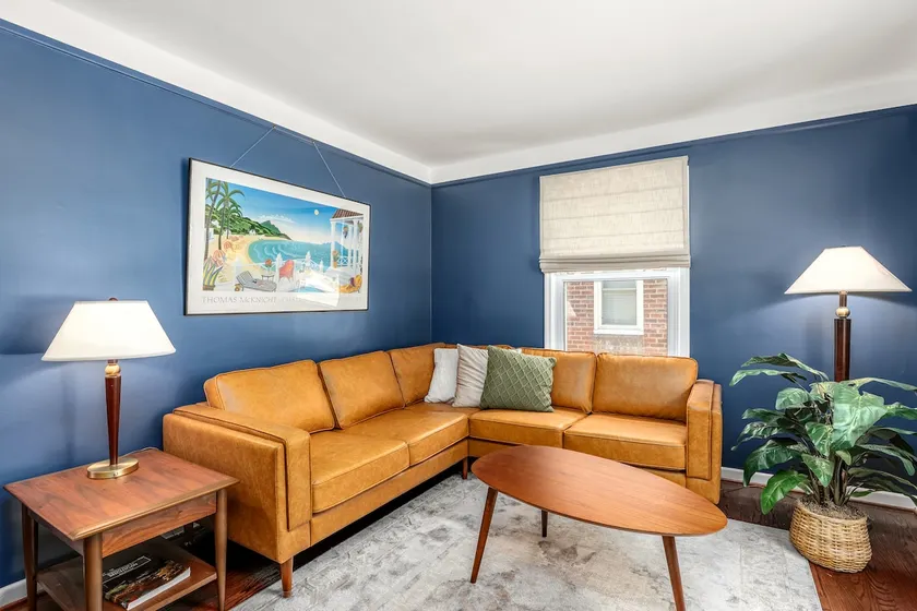 3 BR Royal Oak bungalow near downtown amenities - Image 1