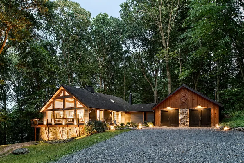 Secluded Mountain Chalet w/ Hot Tub on 5 acre lot - Image 1