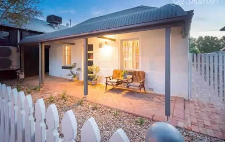 Cosy cottage in central location - Image 1