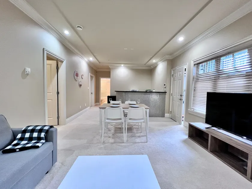 Vancouver West Two Bedroom ¹³ - Image 1