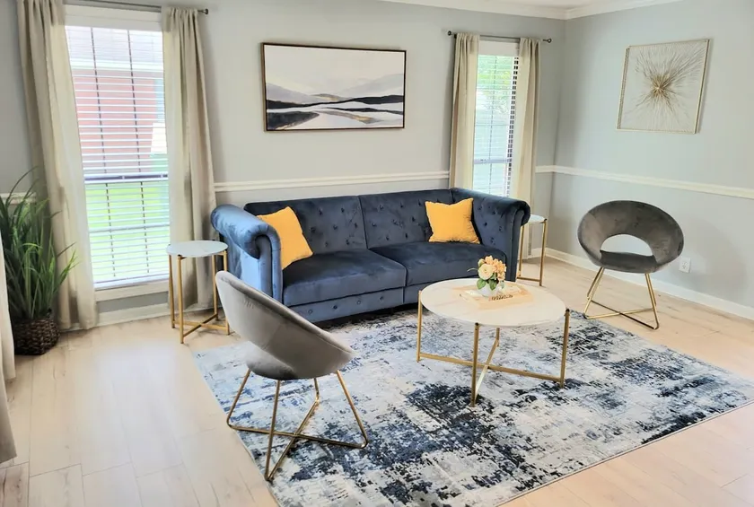 Cozy-Stylish 3-Bedroom Home - Image 1
