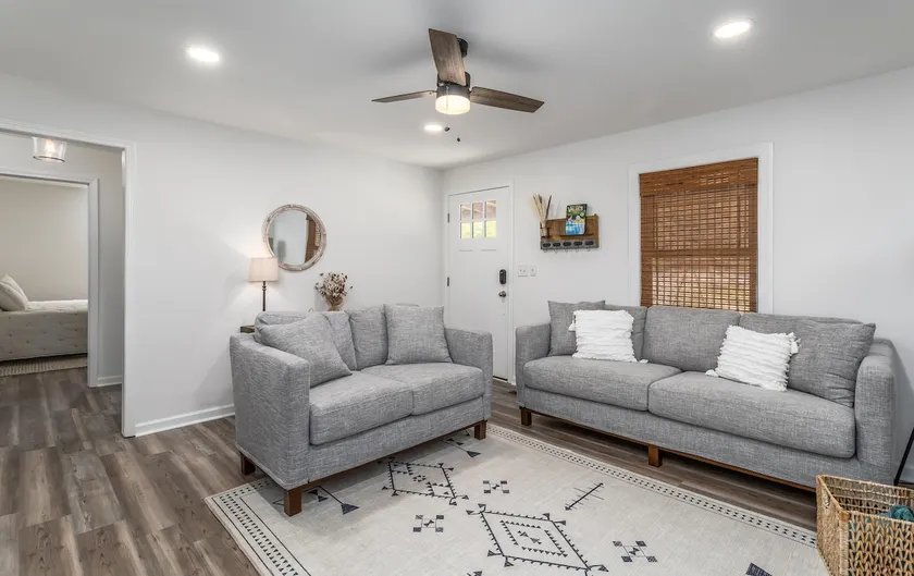 Cozy Country Cottage - Image 1
