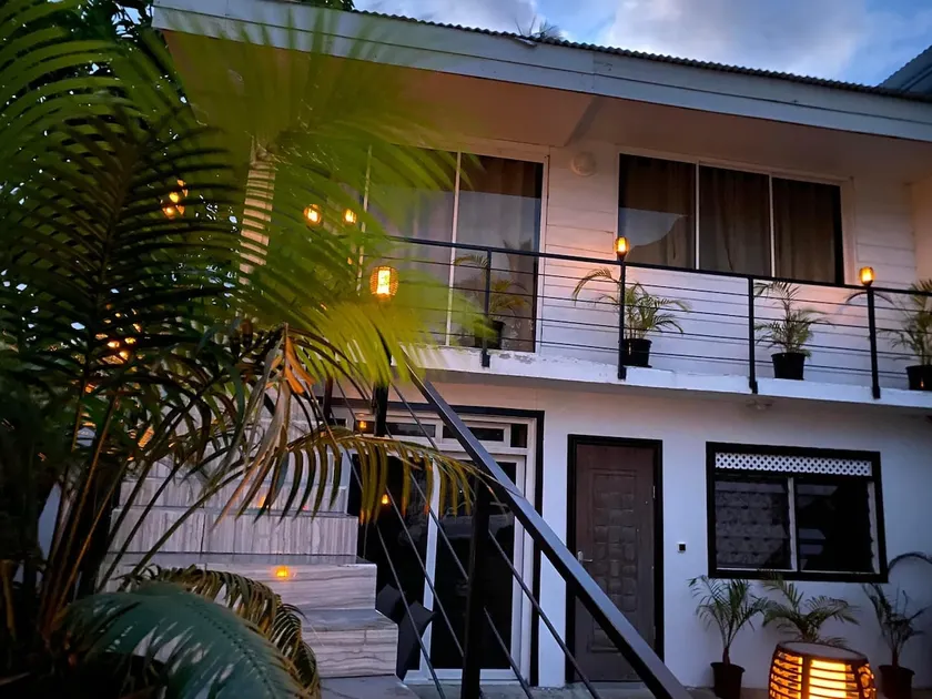 DEANE-HOUSE - Image 1