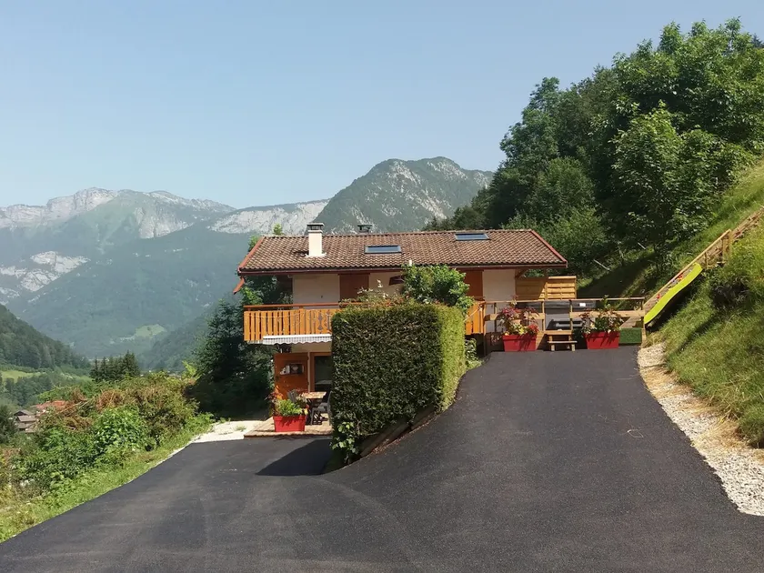 Chalet Tournette avec jacuzzi, Domaine du Fraizier - Image 1