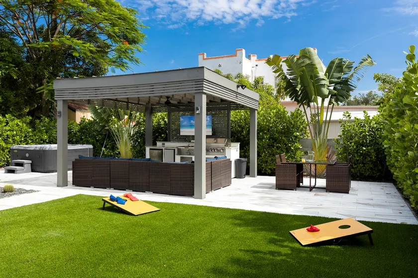 Hot Tub BBQ Near Brickell W/ Free Parking - Image 1
