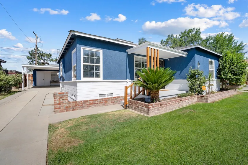 Cheerful 3-Bdrm Front Bungalow w/ full kitchen. - Image 1