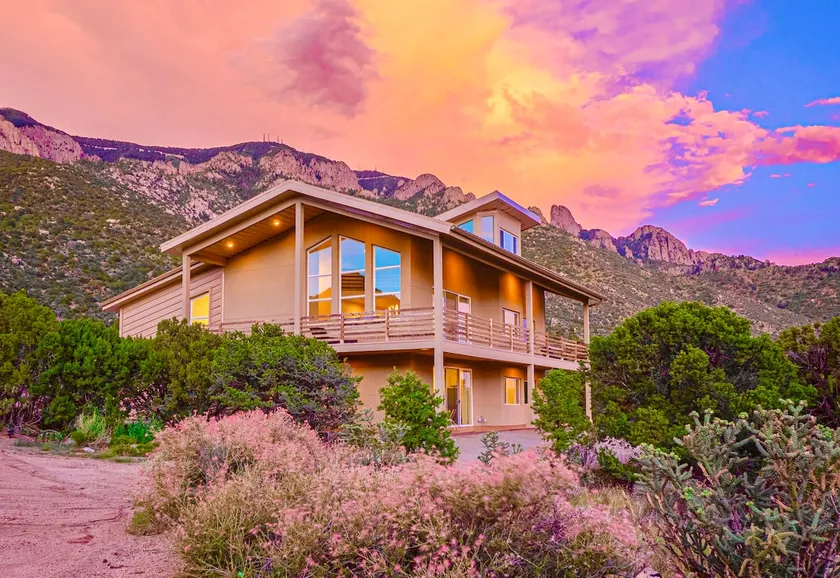 Luxury Retreat NM - Image 1