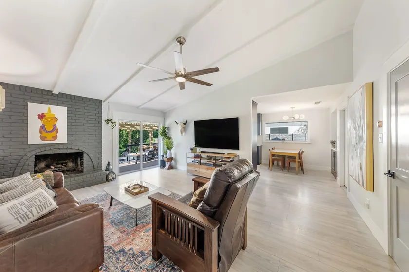 South ATX Home Sauna, Parking, Cowboy Pool - Image 1