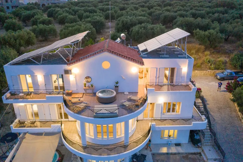 White House Hersonissos - Image 1