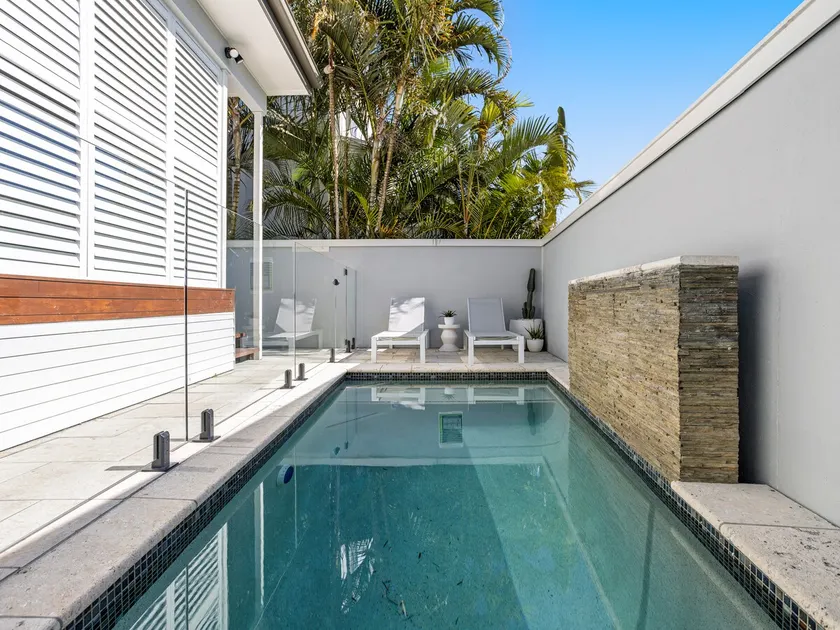 Villa Luxe Miami, Heated Pool, 5 min walk to beach - Image 1