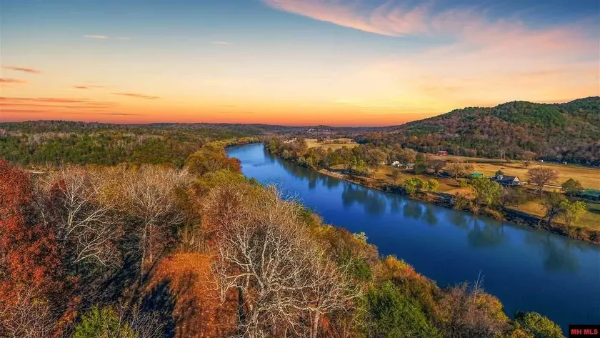 Ozark Cottage*ATV ride on 214 acres*Pets Stay Free - Image 1