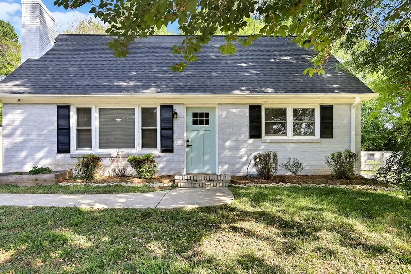 Travelers Rest Cottage off Swamp Rabbit Trail - Image 1