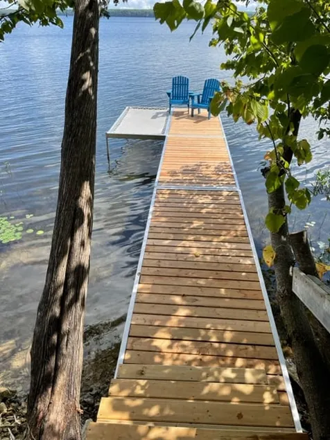 Lakeview Cottage Escape |Hot Tub, Dock & Lake Toys - Image 1