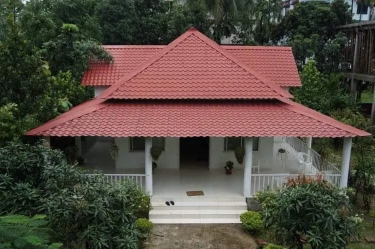 2-bedroom bungalow with free parking on premises - Image 1