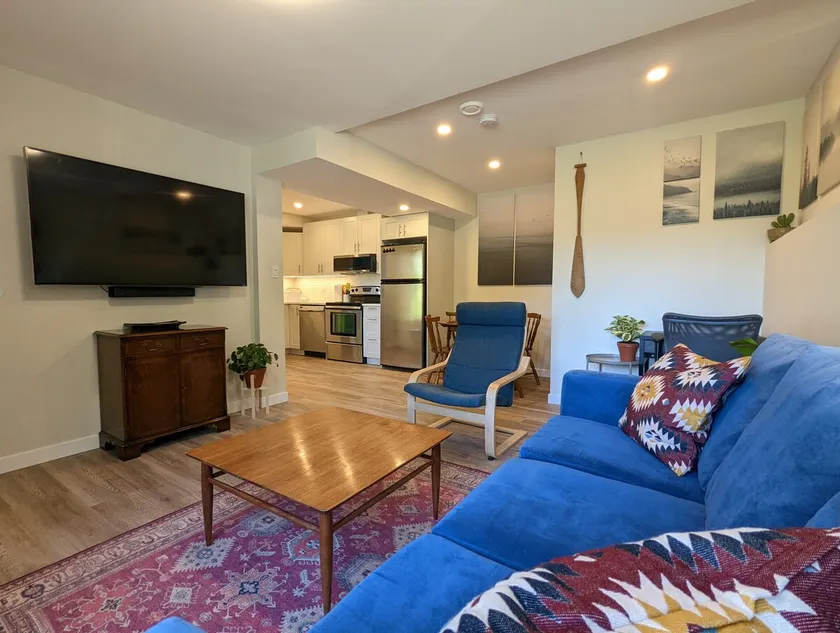 Comfortable one bedroom by the ocean - Image 1