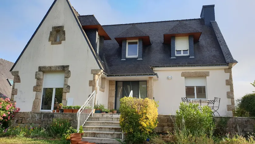 Entire accommodation in a house in Morbihan - Image 1