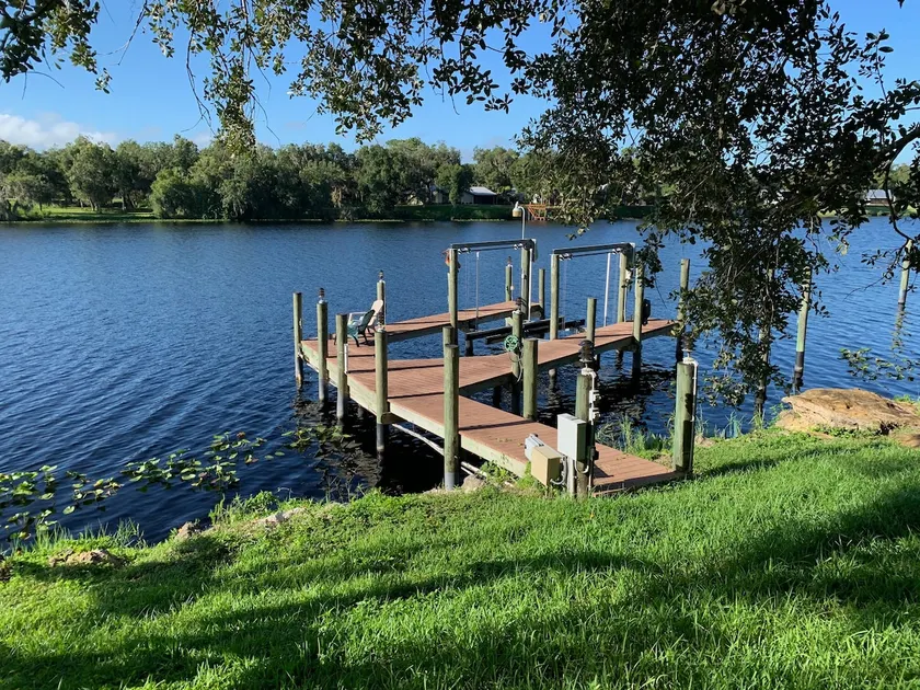Shady Oaks on the River w/dock, 4/3 Near Ft Myers - Image 1