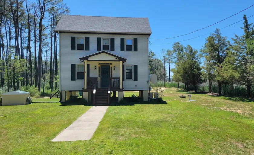Goose Creek Shore House - Image 1