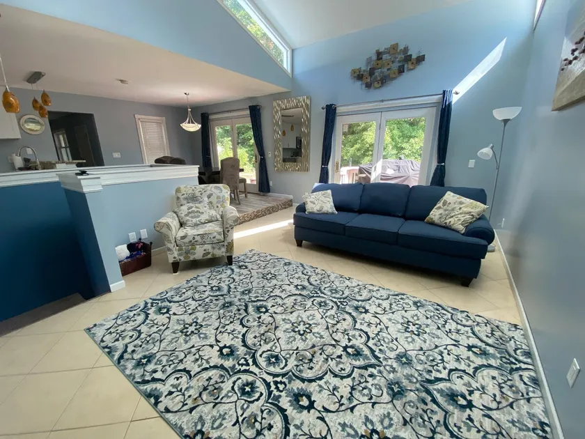 New memories are made in our spacious lake home! - Image 1