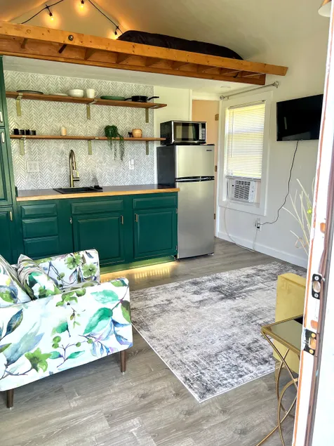 Charming Pond-View Cottage w/ Loft Bed - Image 1
