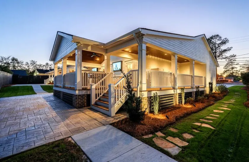 Beautiful 3br Home 1 MI From Masters-Huge PATIO - Image 1