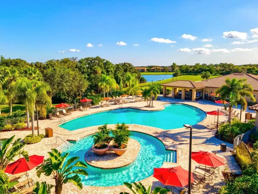 NEW Luxury 3-Bedroom Country Club & Golf Condo - Image 1