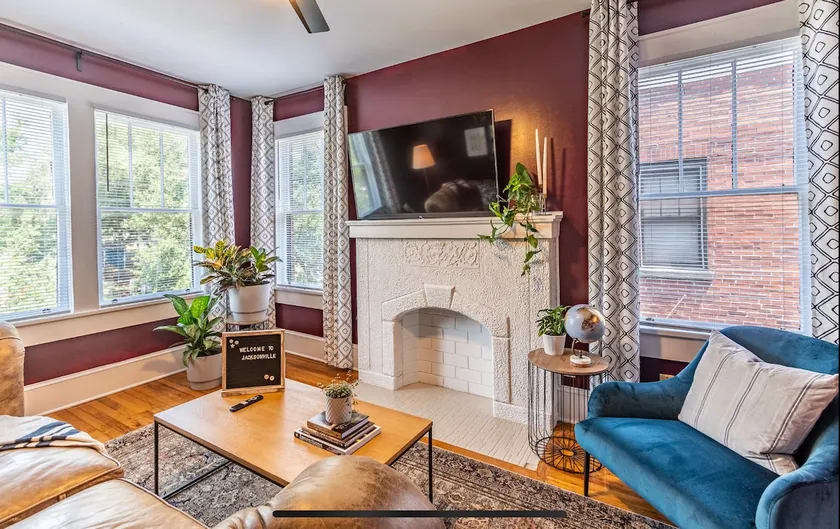 Historic & Modest Apartment 6.0 - Image 1
