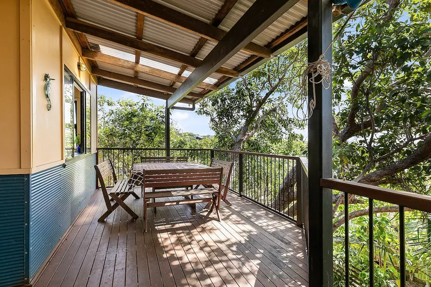 Straddie House - Image 1