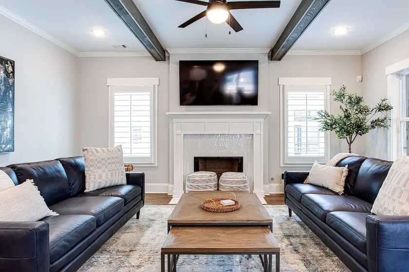 4br/3ba, Fireplace, Patio, Kitchen, 2 LR, W/D, New - Image 1
