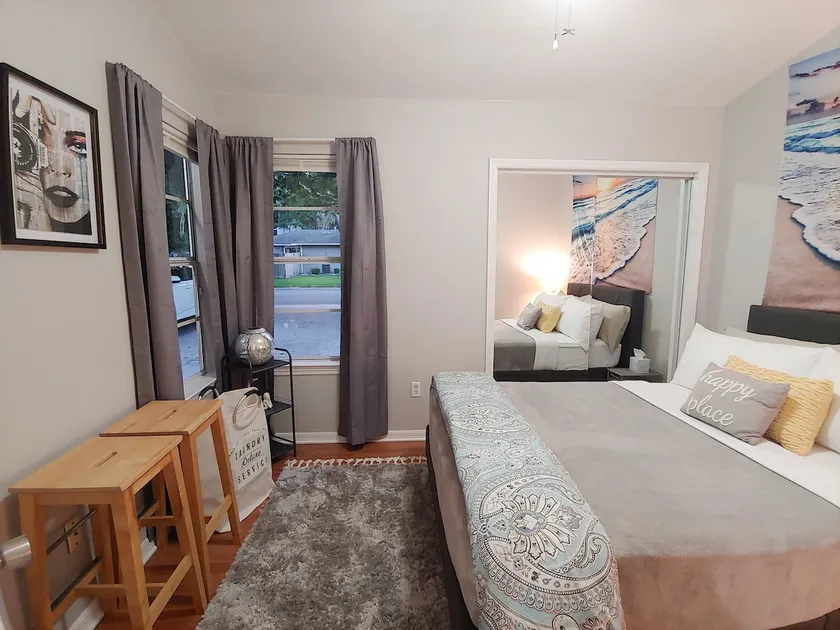Centrally located 2 bedroom condo for 6 people - Image 1