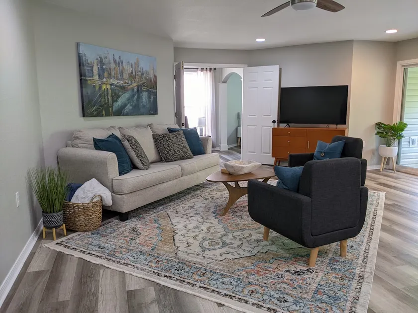 Life by the Lake: 2-Bedroom Lakeside Condo - Image 1