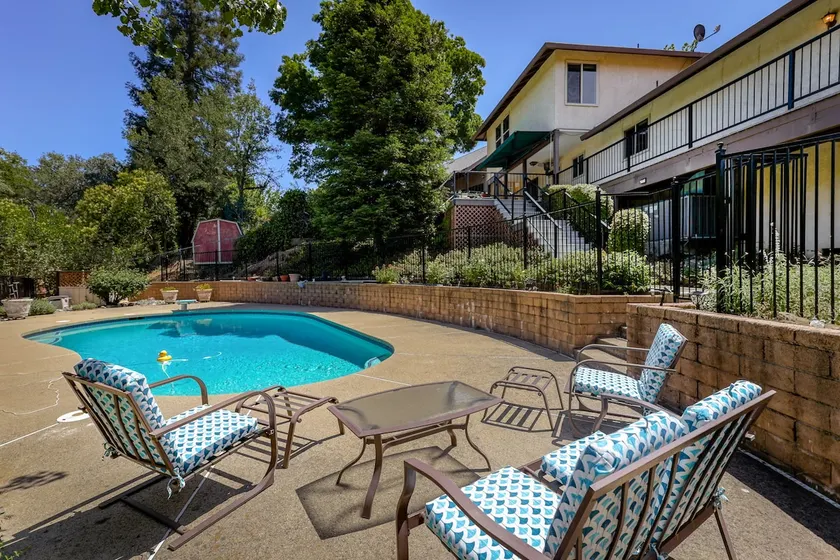 The ARK Villa - Mountain Views & Swimming Pool - Image 1