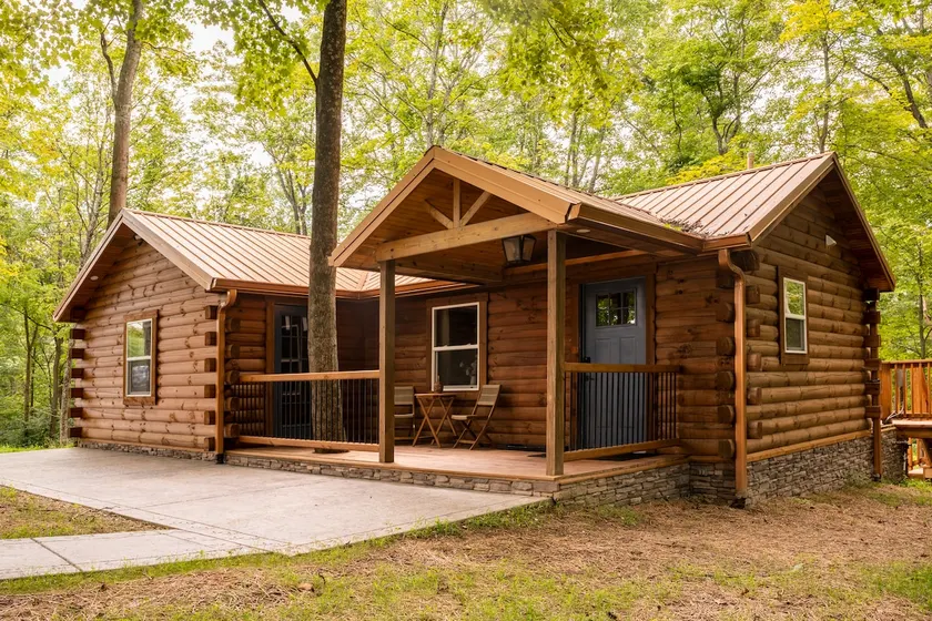 Secluded Wooded Cabin Near The Hocking Hills - Image 1
