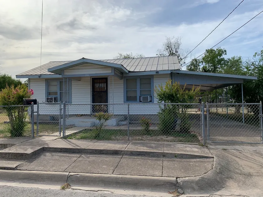 Entire Two Bedroom Home With Multi-Car Carport - Image 1