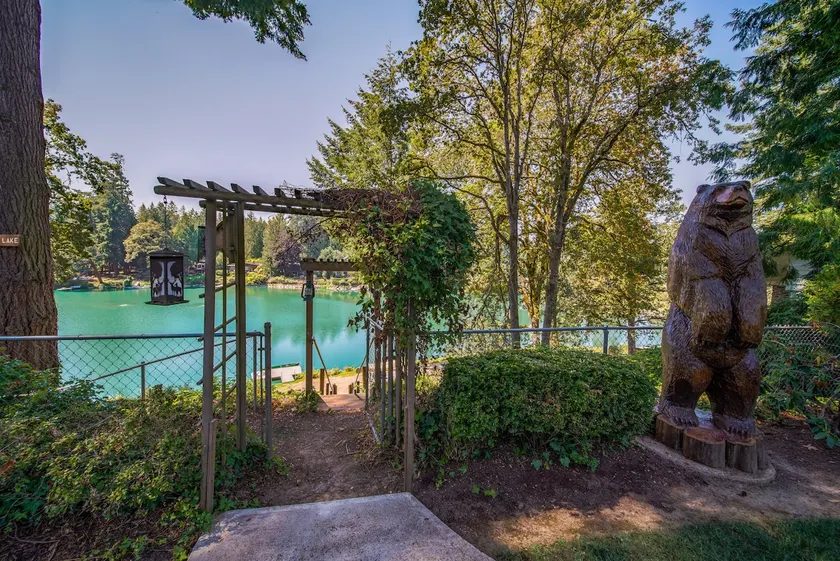 River Forest Lake Apt w/hot tub. HOT find! - Image 1