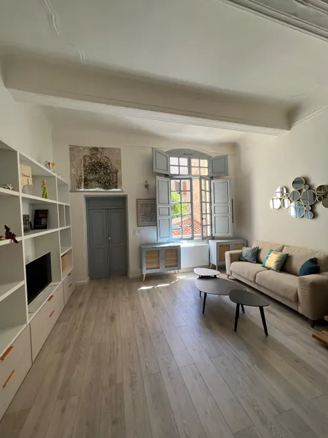 Aix Cours Mirabeau 100m2, 2 bedrooms, air conditioning, terrace - Image 1