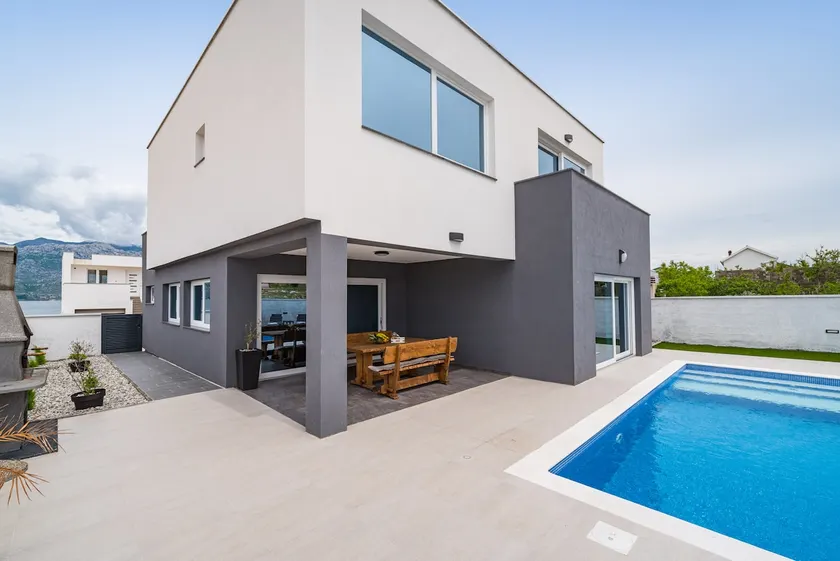 Luxury Villa Noemi - Image 1