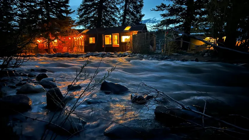 Thorpe On The Water. Creekside Nederland Cabin. - Image 1