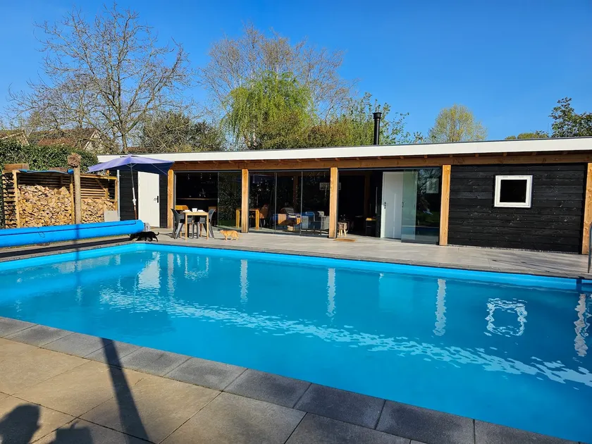Luxury garden room with private pool and spa - Image 1