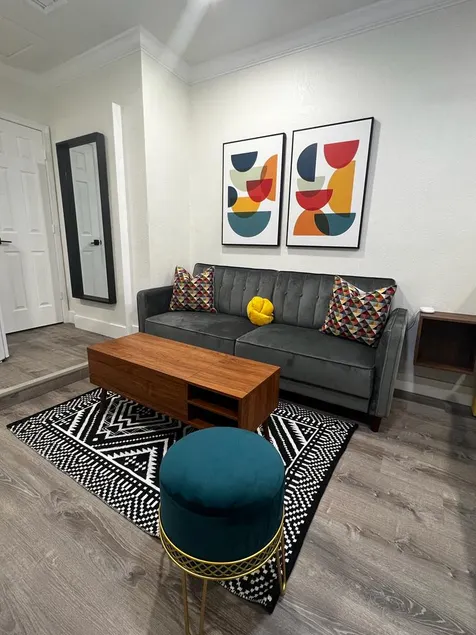 Cozy, Mid-Century Modern Retreat - Image 1