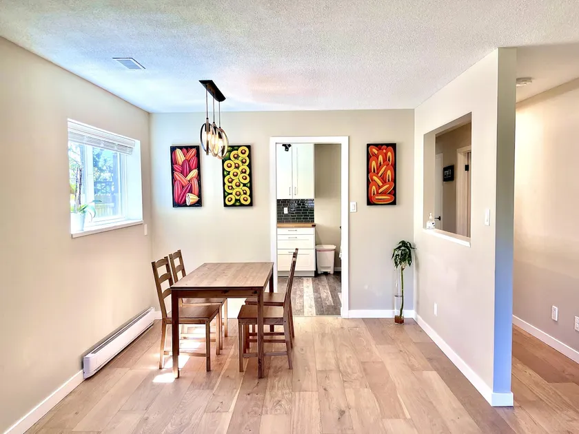 2‑Bedroom Suite in Central Lonsdale + Parking - Image 1