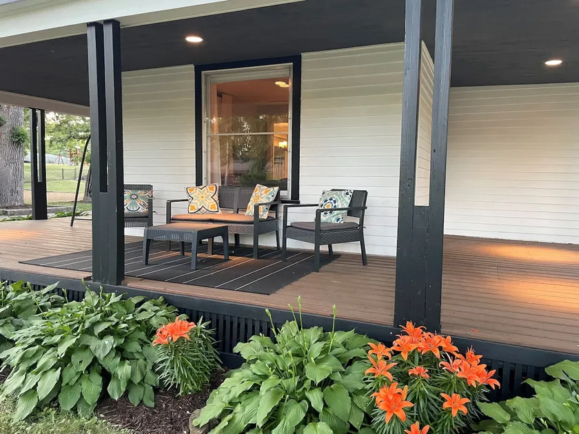 Cozy, historic 3 BR home with hot tub & Zen Den - Image 1